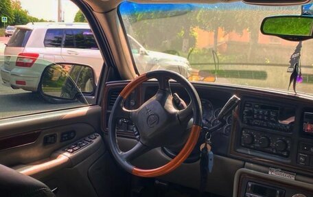 Cadillac Escalade II, 2002 год, 900 000 рублей, 3 фотография
