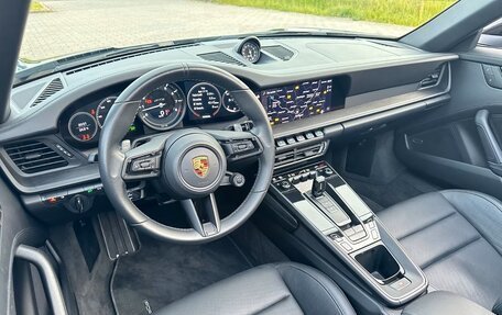 Porsche 911, 2023 год, 16 000 000 рублей, 18 фотография
