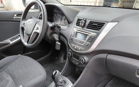 Hyundai Solaris II рестайлинг, 2016 год, 1 100 000 рублей, 5 фотография