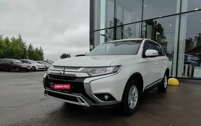 Mitsubishi Outlander III рестайлинг 3, 2018 год, 2 099 000 рублей, 1 фотография