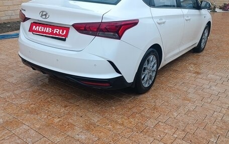 Hyundai Solaris II рестайлинг, 2021 год, 1 400 000 рублей, 2 фотография