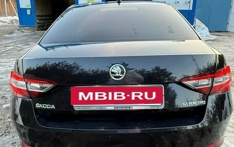 Skoda Superb III рестайлинг, 2018 год, 1 780 000 рублей, 6 фотография
