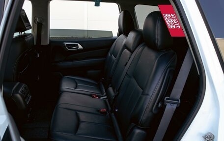 Nissan Pathfinder, 2016 год, 1 795 000 рублей, 19 фотография