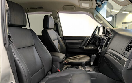 Mitsubishi Pajero IV, 2018 год, 3 200 000 рублей, 23 фотография