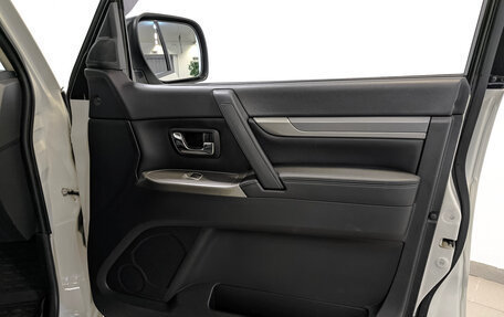 Mitsubishi Pajero IV, 2018 год, 3 200 000 рублей, 24 фотография