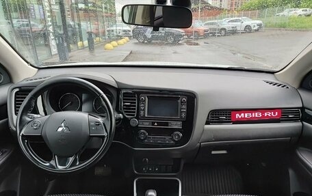 Mitsubishi Outlander III рестайлинг 3, 2018 год, 2 099 000 рублей, 17 фотография