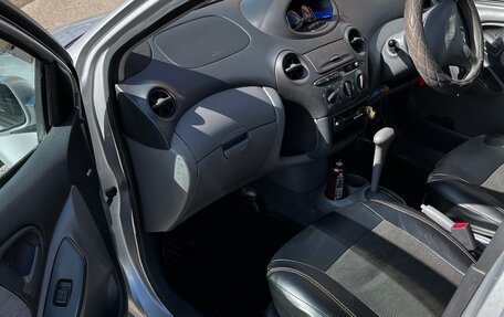 Toyota Vitz, 2000 год, 450 000 рублей, 8 фотография