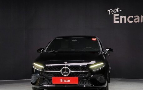Mercedes-Benz A-Класс, 2025 год, 3 300 000 рублей, 2 фотография