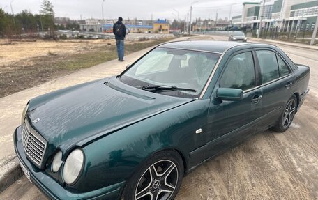 Mercedes-Benz E-Класс, 1997 год, 140 000 рублей, 1 фотография