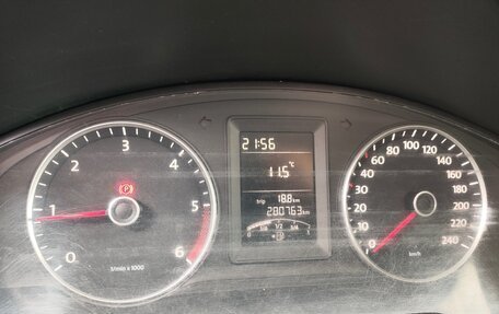 Volkswagen Transporter T5 рестайлинг, 2012 год, 990 000 рублей, 8 фотография