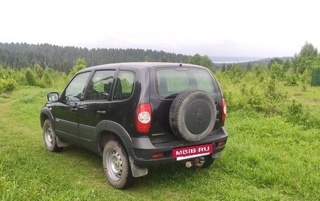 Chevrolet Niva I рестайлинг, 2018 год, 725 000 рублей, 4 фотография