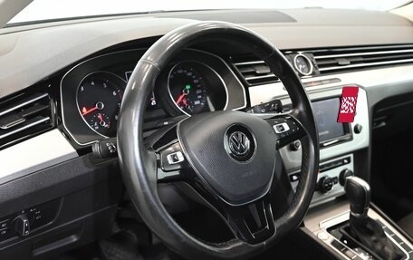 Volkswagen Passat B8 рестайлинг, 2016 год, 1 830 000 рублей, 13 фотография