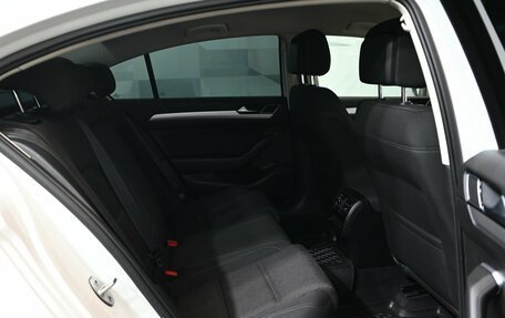 Volkswagen Passat B8 рестайлинг, 2016 год, 1 830 000 рублей, 16 фотография