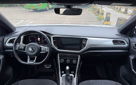 Volkswagen T-Roc I, 2022 год, 1 450 021 рублей, 6 фотография