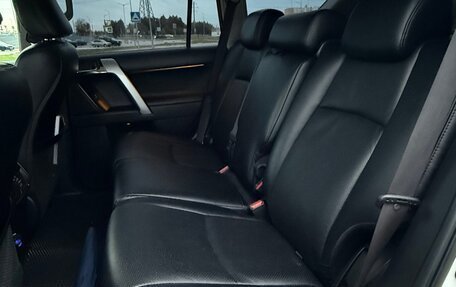 Toyota Land Cruiser Prado 150 рестайлинг 2, 2014 год, 3 150 000 рублей, 13 фотография