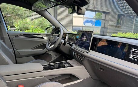 Volkswagen Tiguan, 2025 год, 4 900 000 рублей, 27 фотография