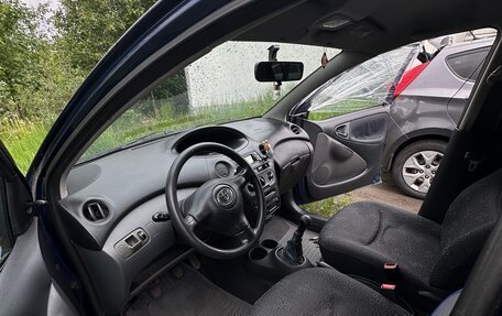 Toyota Yaris I рестайлинг, 2003 год, 200 000 рублей, 5 фотография