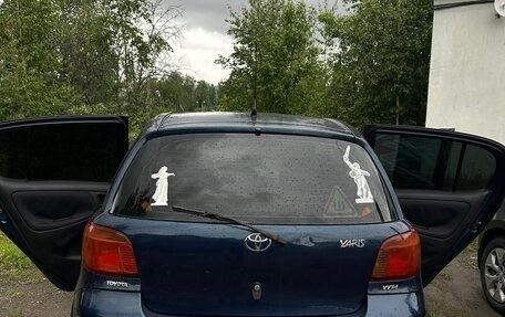 Toyota Yaris I рестайлинг, 2003 год, 200 000 рублей, 3 фотография