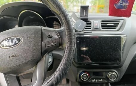 KIA Rio III рестайлинг, 2013 год, 900 000 рублей, 10 фотография