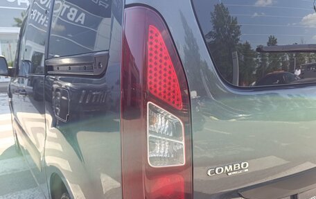 Opel Combo, 2021 год, 1 400 000 рублей, 14 фотография