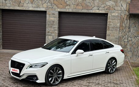 Toyota Crown, 2018 год, 3 650 000 рублей, 4 фотография