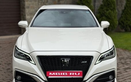 Toyota Crown, 2018 год, 3 650 000 рублей, 2 фотография