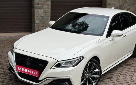 Toyota Crown, 2018 год, 3 650 000 рублей, 5 фотография
