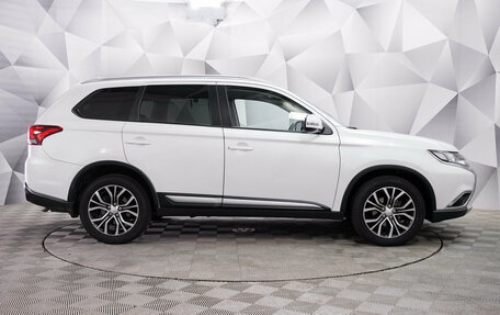 Mitsubishi Outlander III рестайлинг 3, 2017 год, 2 300 000 рублей, 3 фотография