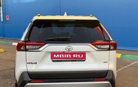Toyota RAV4, 2019 год, 2 800 000 рублей, 3 фотография