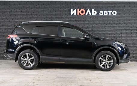 Toyota RAV4, 2018 год, 2 700 000 рублей, 9 фотография