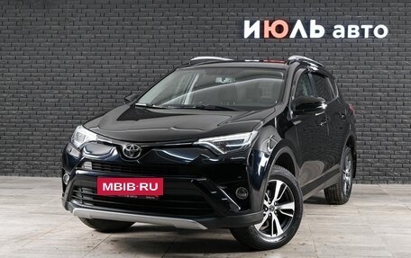 Toyota RAV4, 2018 год, 2 700 000 рублей, 2 фотография