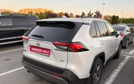 Toyota RAV4, 2019 год, 3 450 000 рублей, 10 фотография