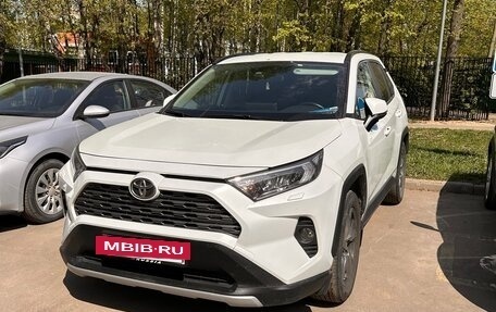 Toyota RAV4, 2019 год, 3 450 000 рублей, 15 фотография