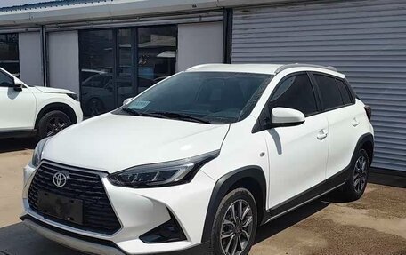 Toyota Yaris XP150 рестайлинг, 2022 год, 1 220 000 рублей, 3 фотография