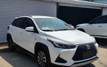 Toyota Yaris XP150 рестайлинг, 2022 год, 1 220 000 рублей, 2 фотография