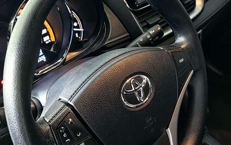 Toyota Yaris XP150 рестайлинг, 2022 год, 1 220 000 рублей, 11 фотография