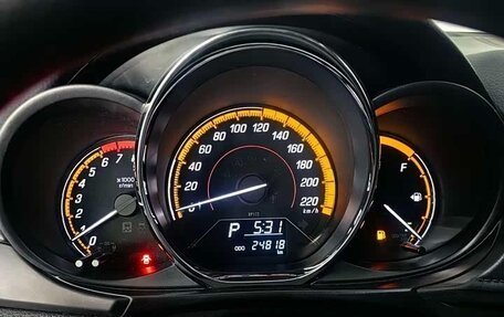 Toyota Yaris XP150 рестайлинг, 2022 год, 1 220 000 рублей, 14 фотография