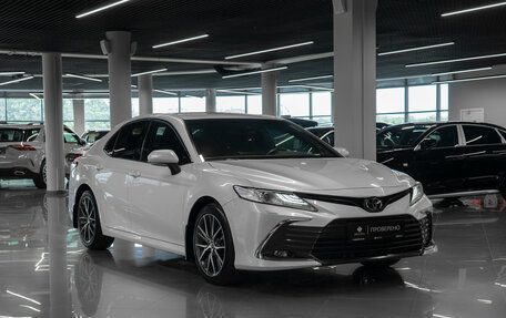 Toyota Camry, 2021 год, 3 500 000 рублей, 2 фотография