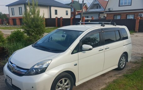 Toyota ISis I, 2014 год, 1 450 000 рублей, 4 фотография