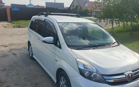 Toyota ISis I, 2014 год, 1 450 000 рублей, 2 фотография