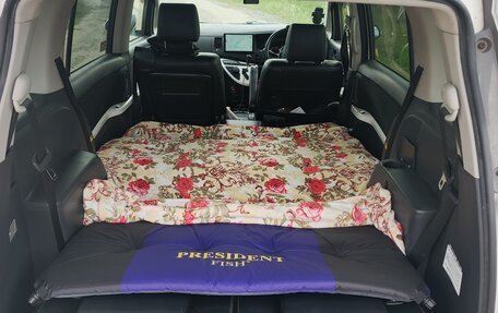 Toyota ISis I, 2014 год, 1 450 000 рублей, 14 фотография