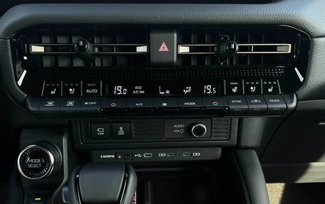 Toyota Land Cruiser Prado, 2025 год, 12 990 000 рублей, 31 фотография