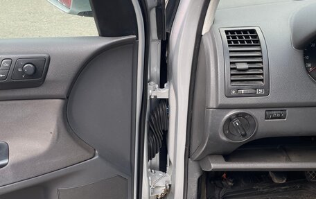 Volkswagen Polo IV рестайлинг, 2002 год, 250 000 рублей, 12 фотография