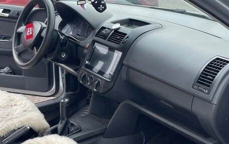 Volkswagen Polo IV рестайлинг, 2002 год, 250 000 рублей, 7 фотография