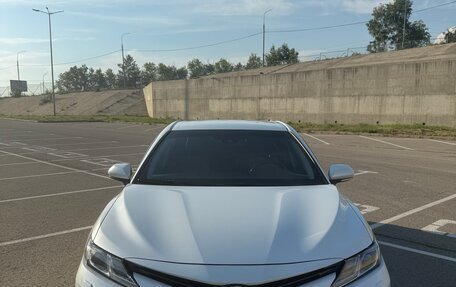 Toyota Camry, 2021 год, 2 990 000 рублей, 6 фотография