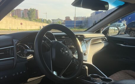Toyota Camry, 2021 год, 2 990 000 рублей, 10 фотография