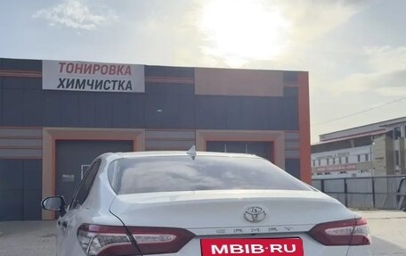 Toyota Camry, 2018 год, 2 650 000 рублей, 3 фотография