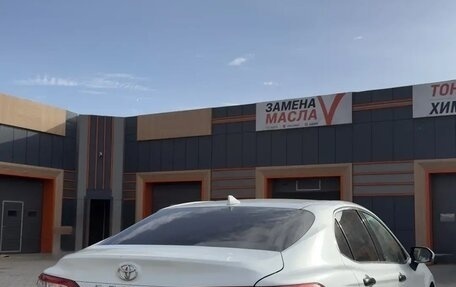 Toyota Camry, 2018 год, 2 650 000 рублей, 4 фотография