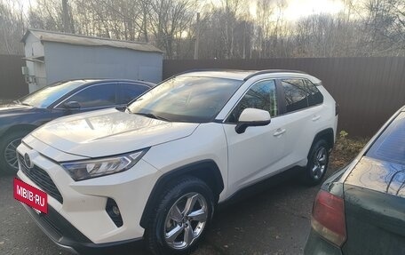 Toyota RAV4, 2020 год, 3 100 000 рублей, 3 фотография