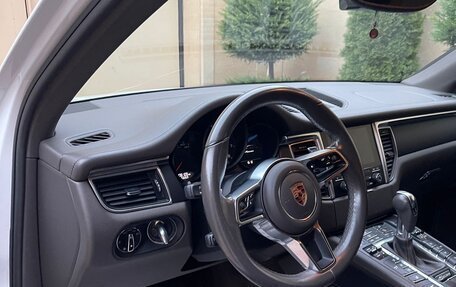 Porsche Macan I рестайлинг, 2017 год, 3 400 000 рублей, 5 фотография
